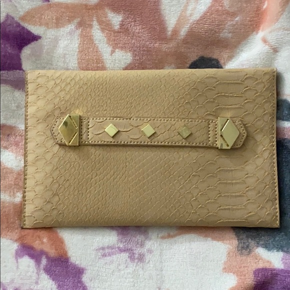 Envelope Clutch - Picture 2 of 3